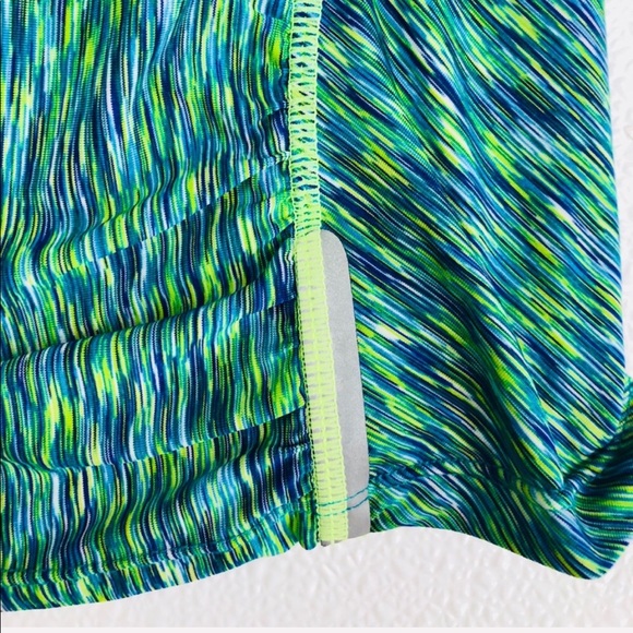 Athleta burnout running tank reflective stripe - Picture 8 of 8